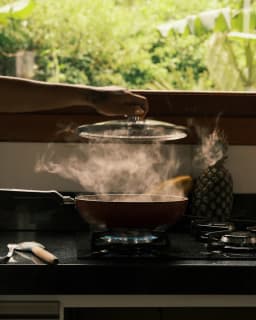 Rivaan Hammered Pressure Cooker